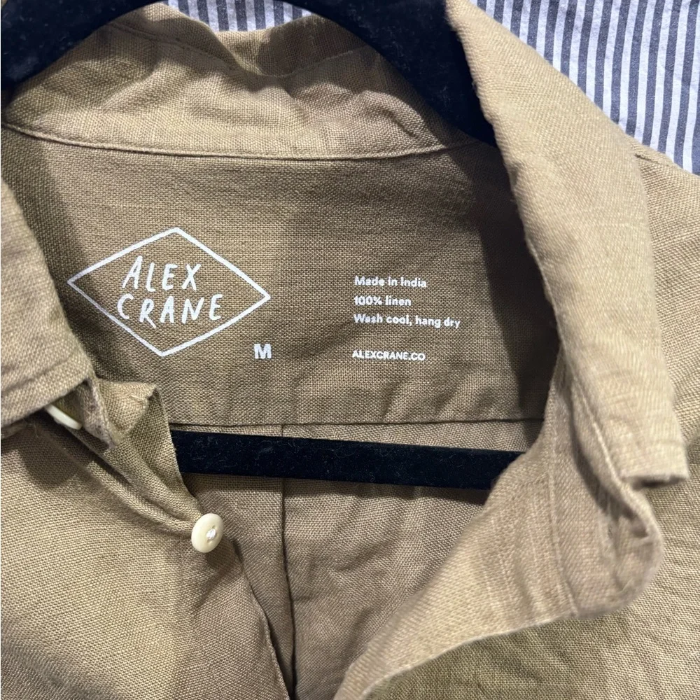 Men's Casual Tan Linen Button-Down Shirt - Picture 2 of 4